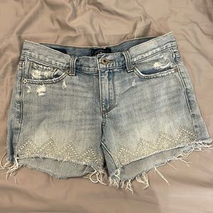 Lucky brand cutoff light wash embroidered denim shorts, size 2 / 26